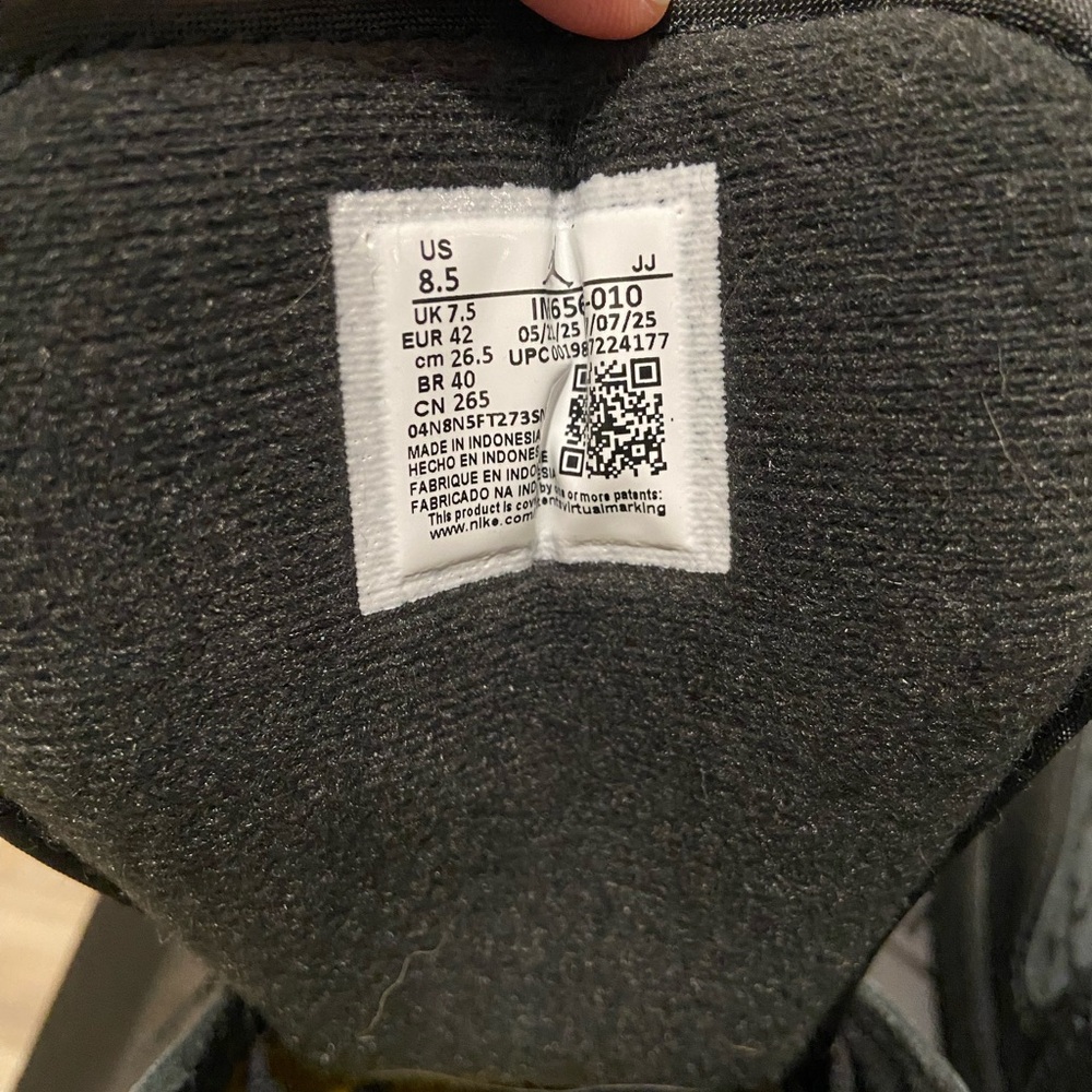 Air Jordan 1 Low SE - Picture 6 of 6